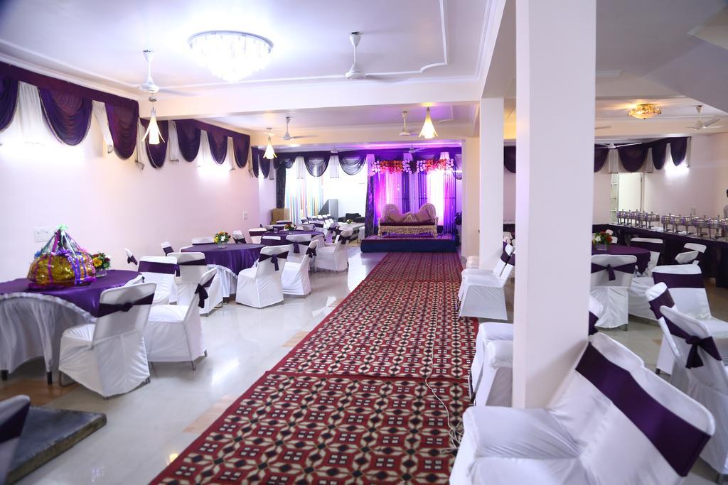 Fabhotel Kashish Residency Sector 26 Noida Bagian luar foto